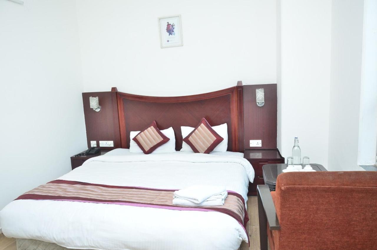 DDR Hotel Residency Gurgaon Exterior foto